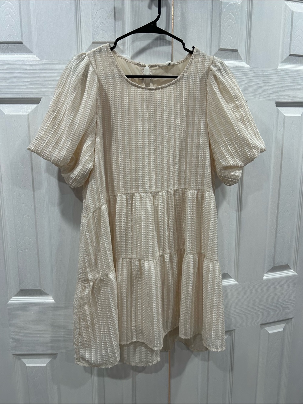 Blu Pepper Cream Textured Puff-Sleeve Midi Dress